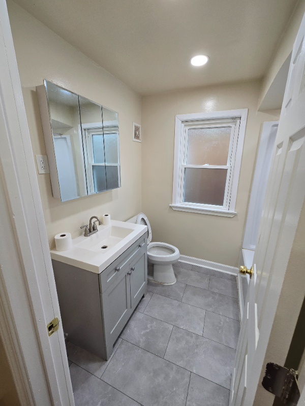 8153 S Saginaw Ave #2ndFL - Photo 5 of 12
