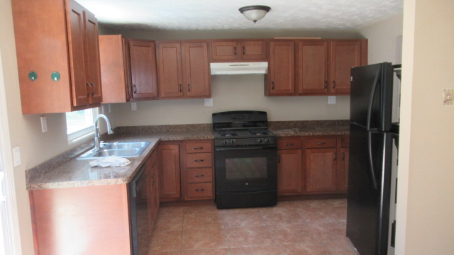 158 Blossom Ln - Photo 3 of 6