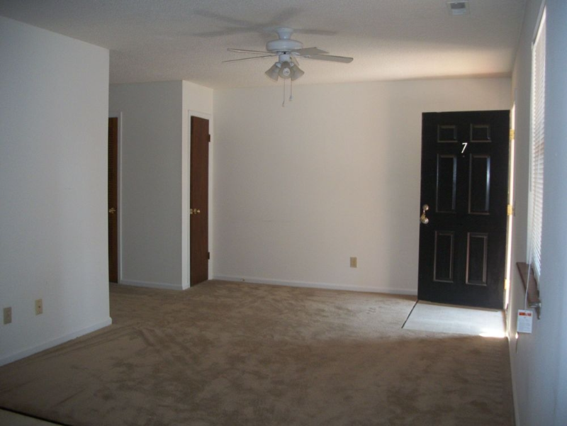 3170 Moseley Dr #3170-10 - Photo 2 of 4