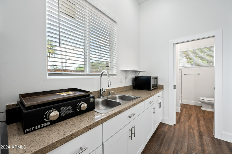 4009 N 13th Ave #1 - Photo 4 of 10