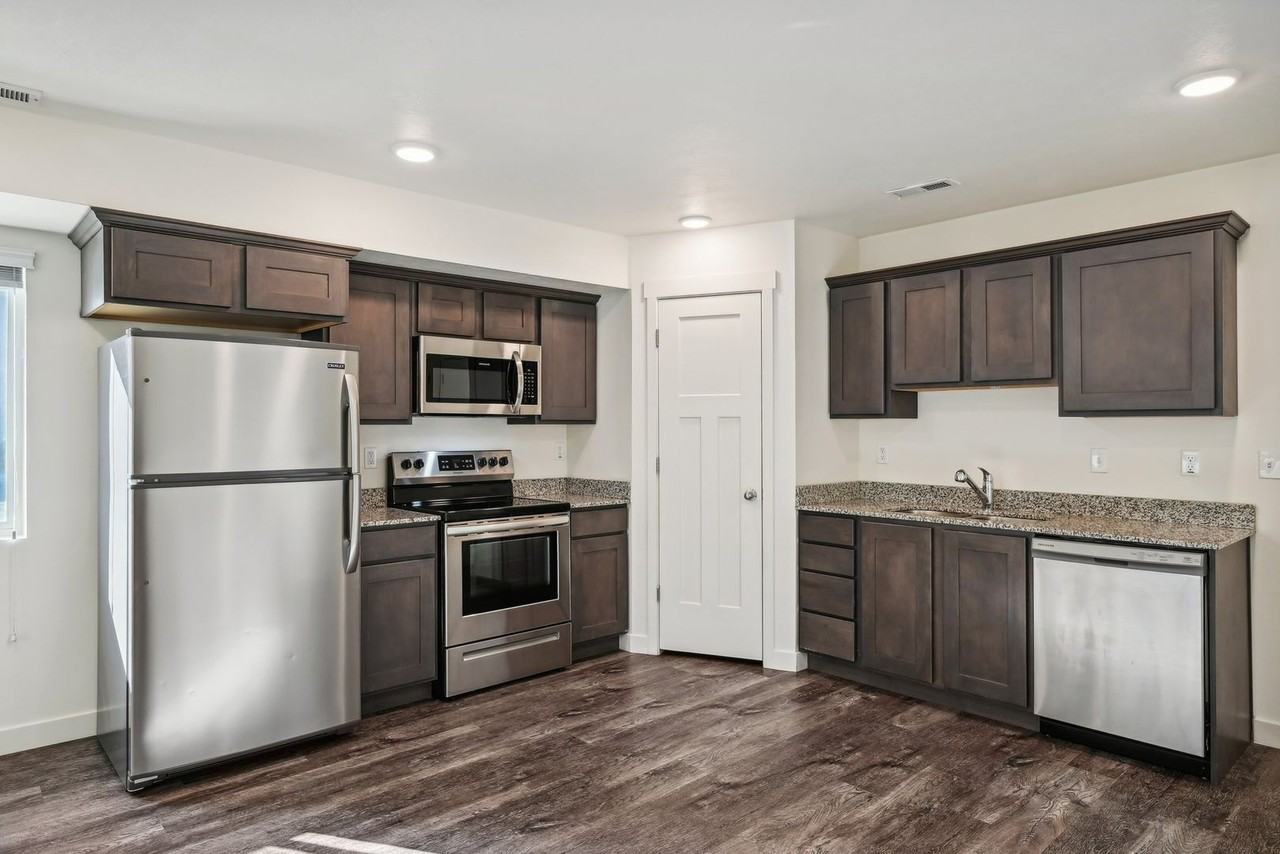 4194 E Oconnell Ln - Photo 2 of 23