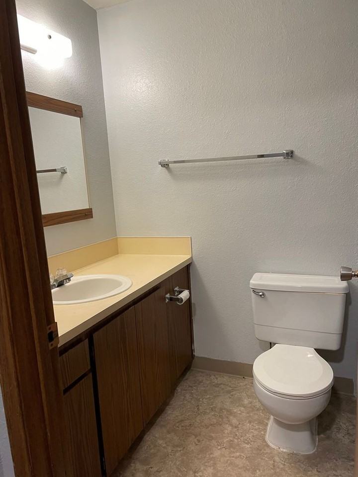 2310 E Q Ave #27 - Photo 3 of 5
