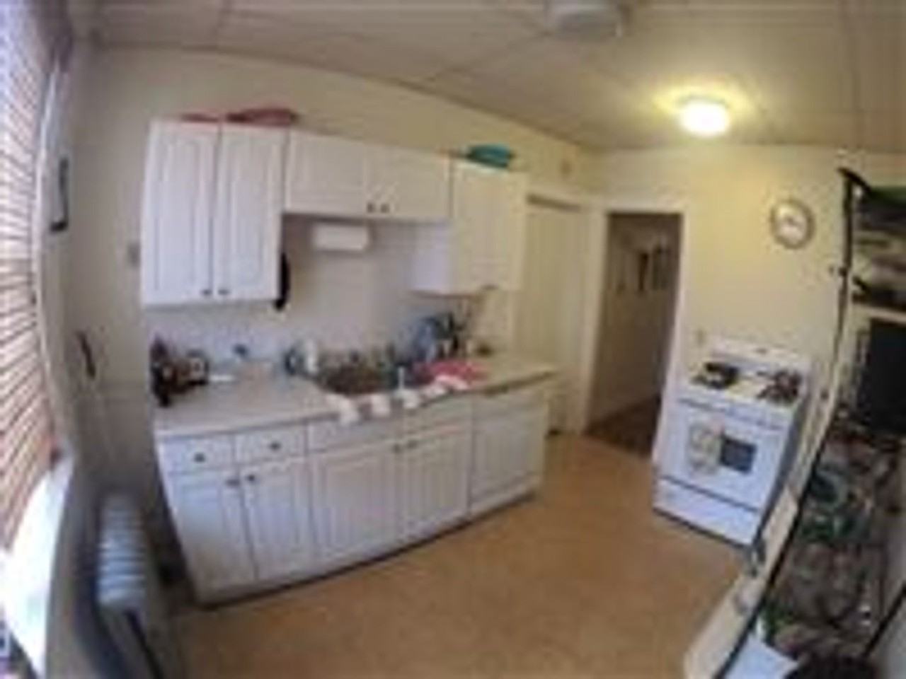 245 Freeman St - Photo 4 of 6