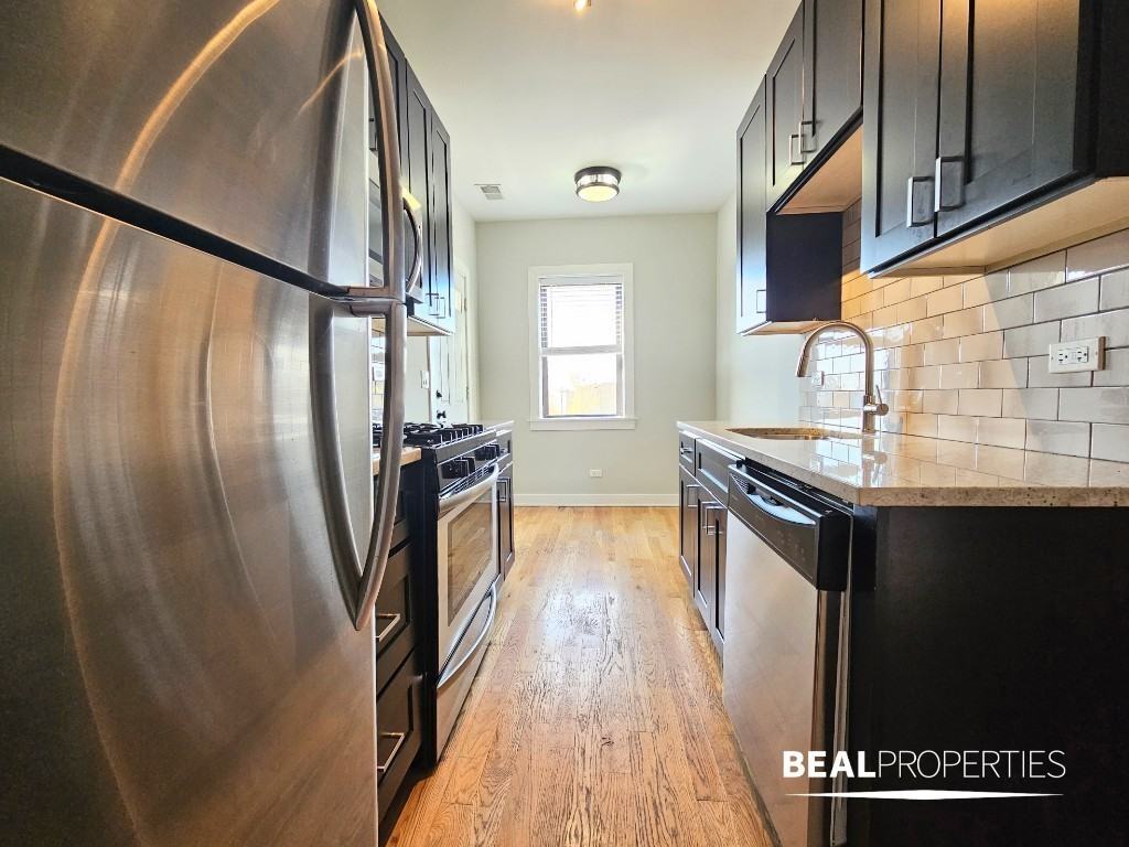 2207 W Eastwood Ave #CL3S - Photo 3 of 16