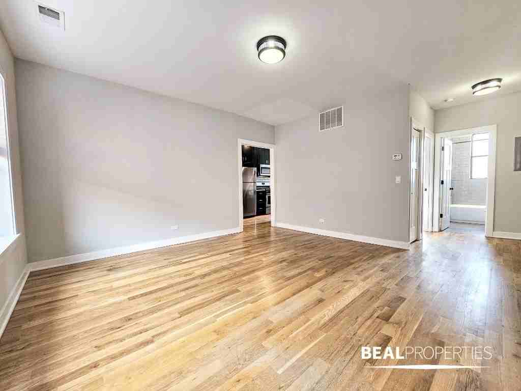 2207 W Eastwood Ave #CL3S - Photo 2 of 16