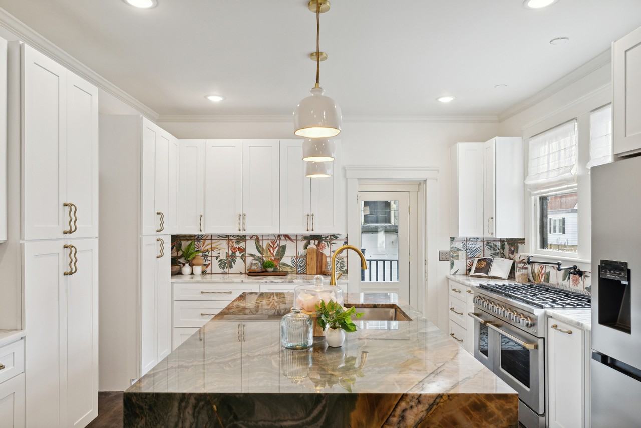 301 Washington Ave #NA - Photo 2 of 32