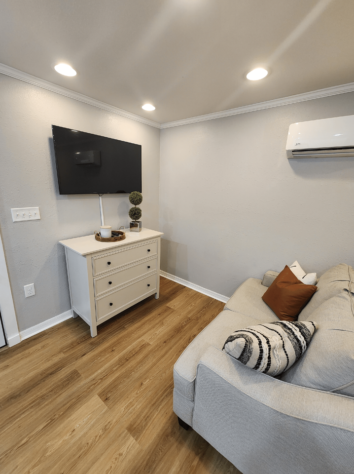 490 E Stanford St #B - Photo 4 of 7