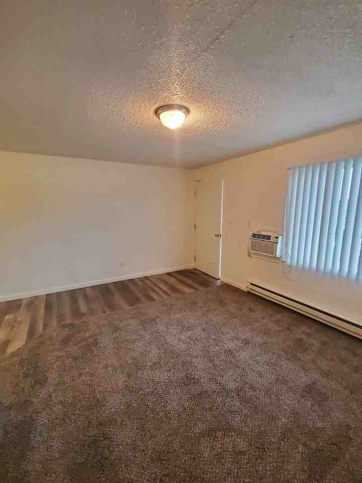 601 S Division St #06 - Photo 2 of 7