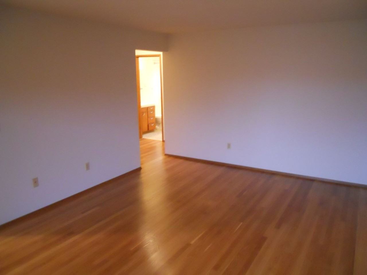 Glen Ellyn - Photo 4 of 32