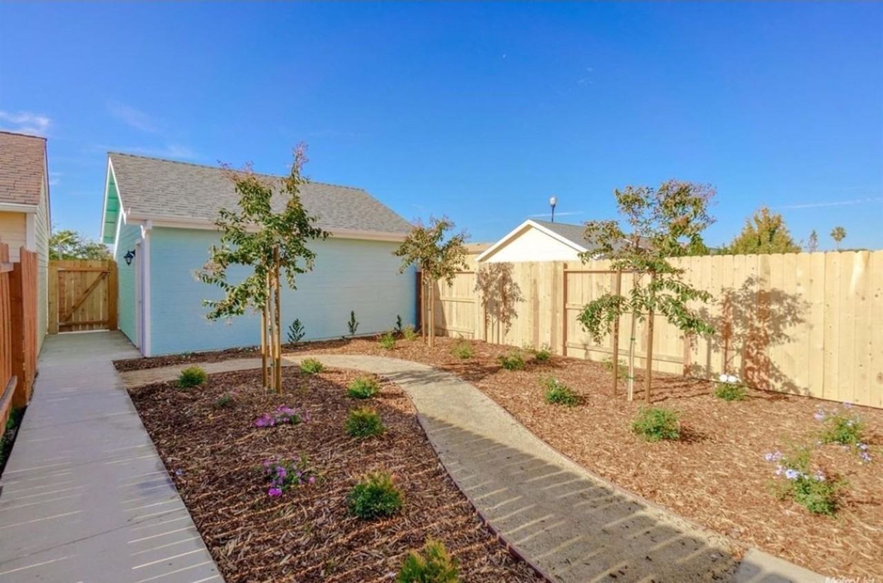 120 Ivy St - Photo 2 of 6