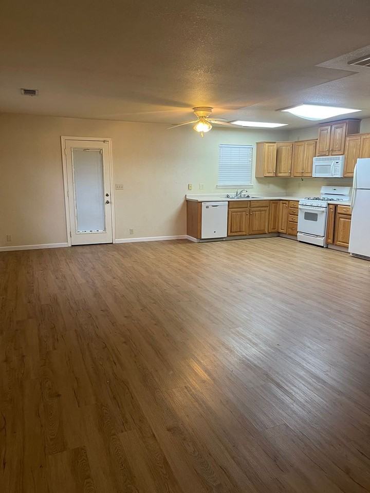 3390 Tomahawk Trl - Photo 3 of 15