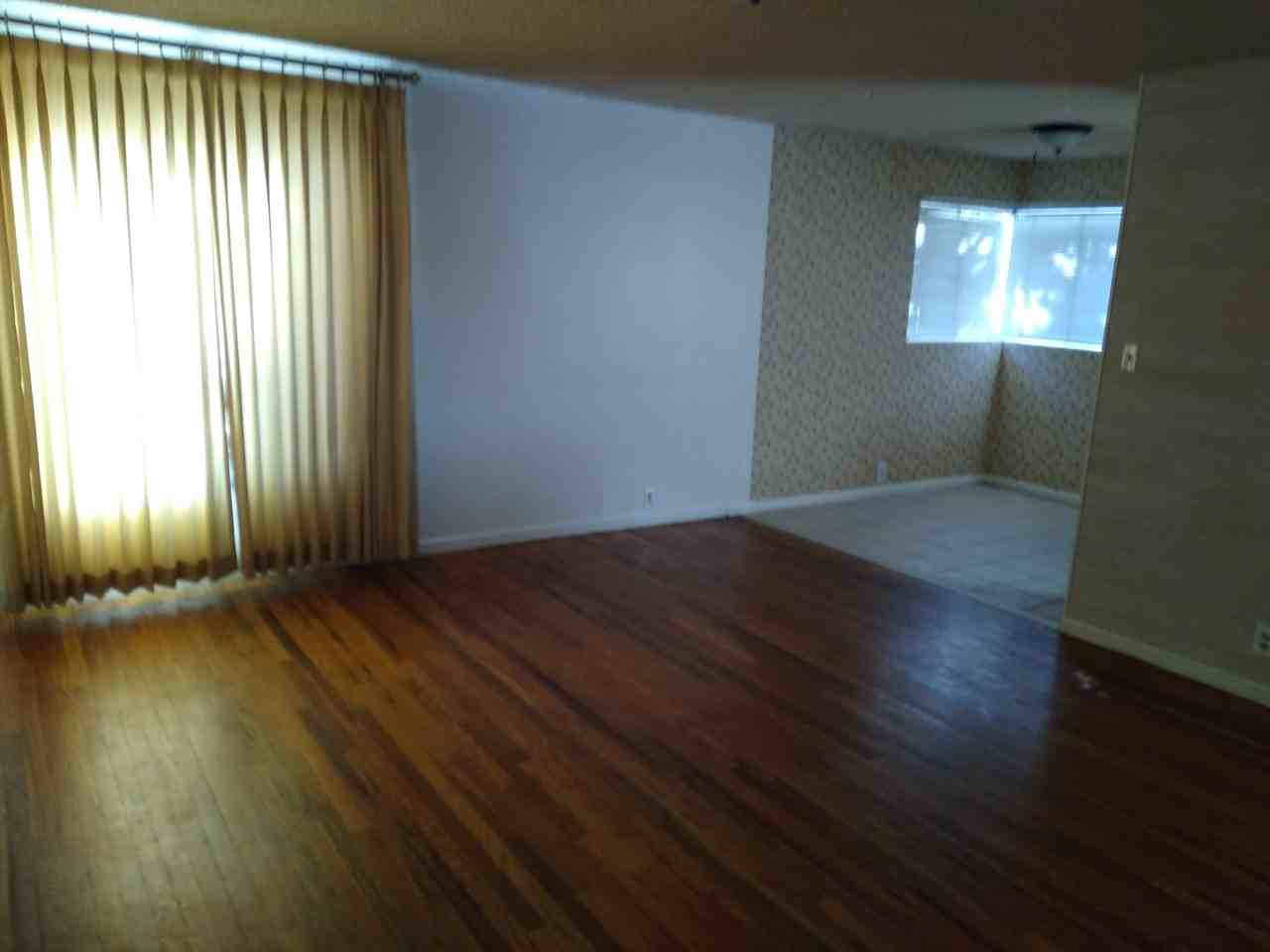 309 N Main St - Photo 3 of 23