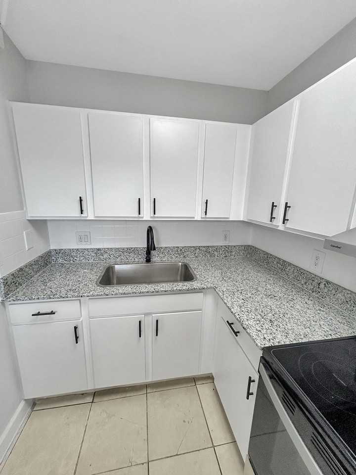 San Marco Apartments - Photo 2 of 31