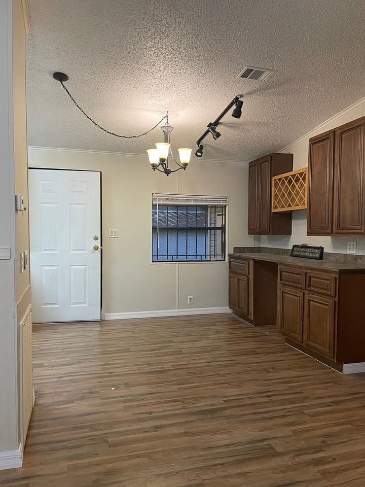 36103 Aster Ave - Photo 2 of 16