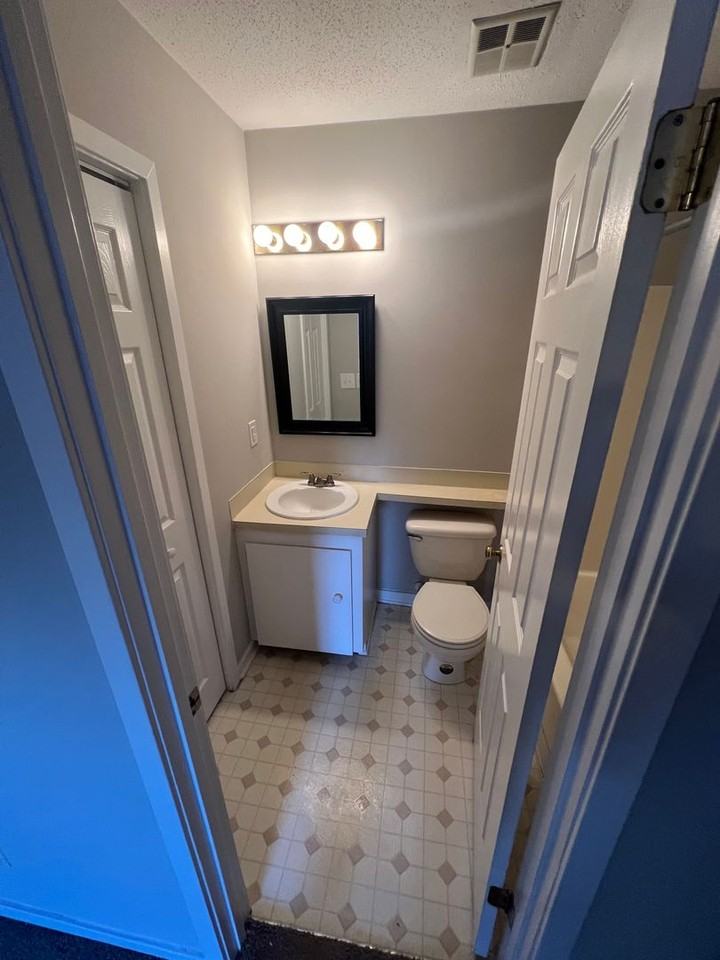 7945 Timbercreek Ln #E - Photo 4 of 20