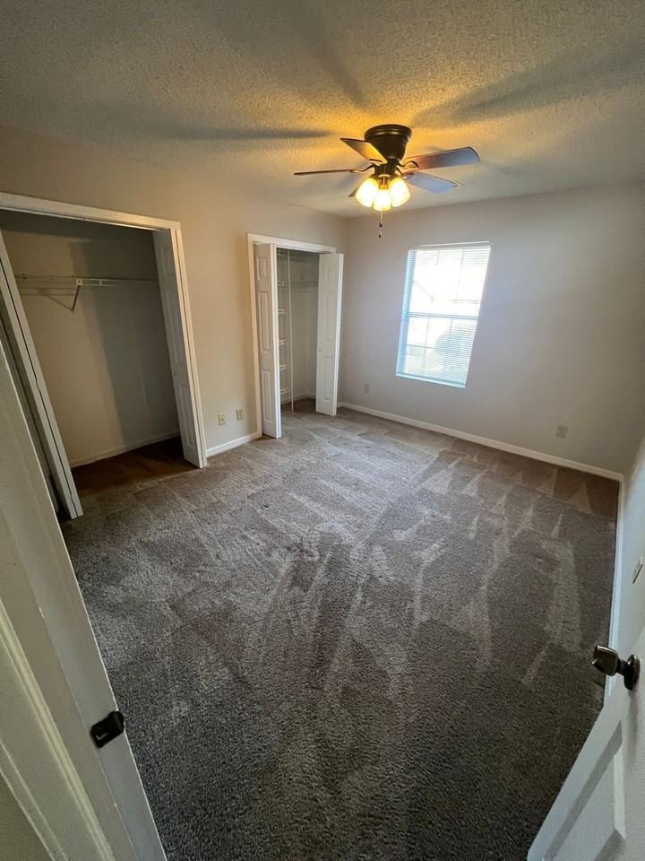 7945 Timbercreek Ln #E - Photo 5 of 20