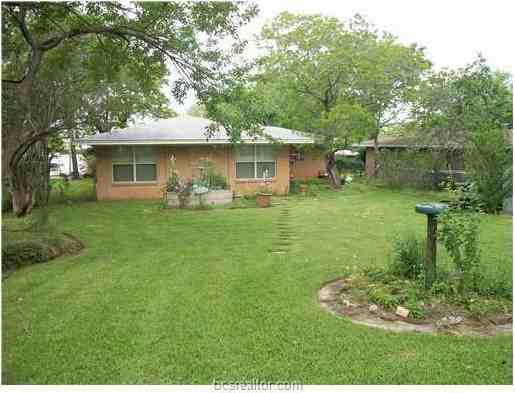 107 Helena St - Photo 4 of 22