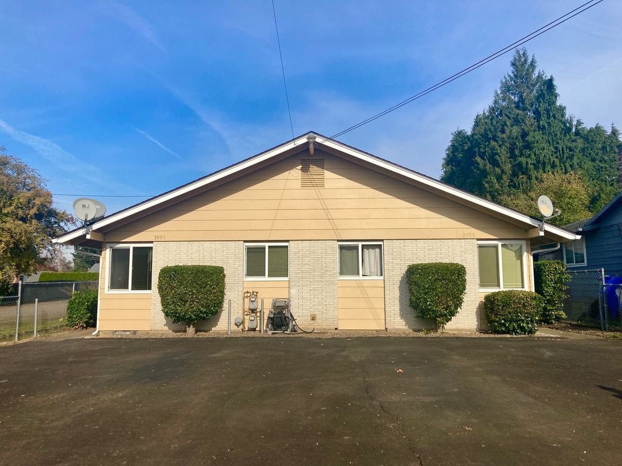 3907 Se Jackson St - Photo 2 of 20