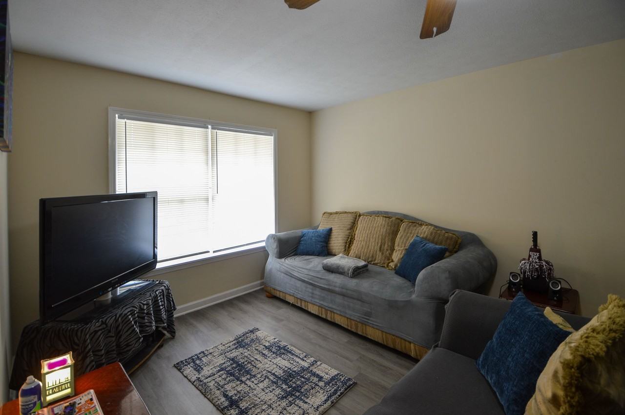 Gladney - Photo 6 of 11