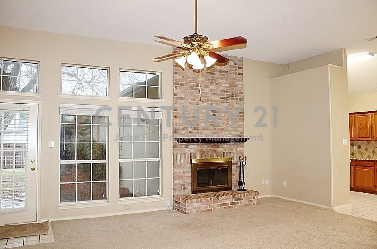 1532 Home Park Dr - Photo 2 of 10