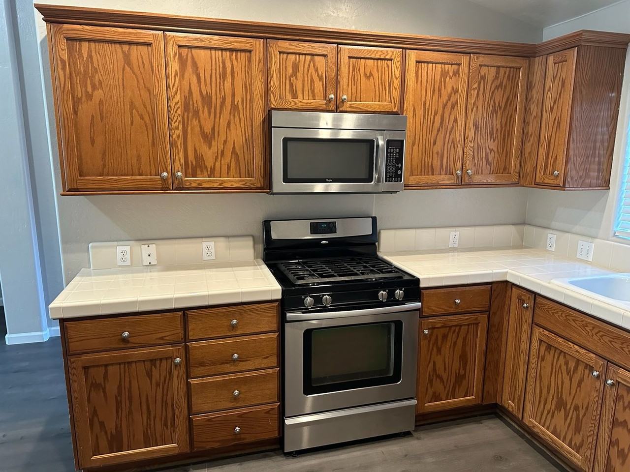 1015 W Westmont Ct - Photo 6 of 17