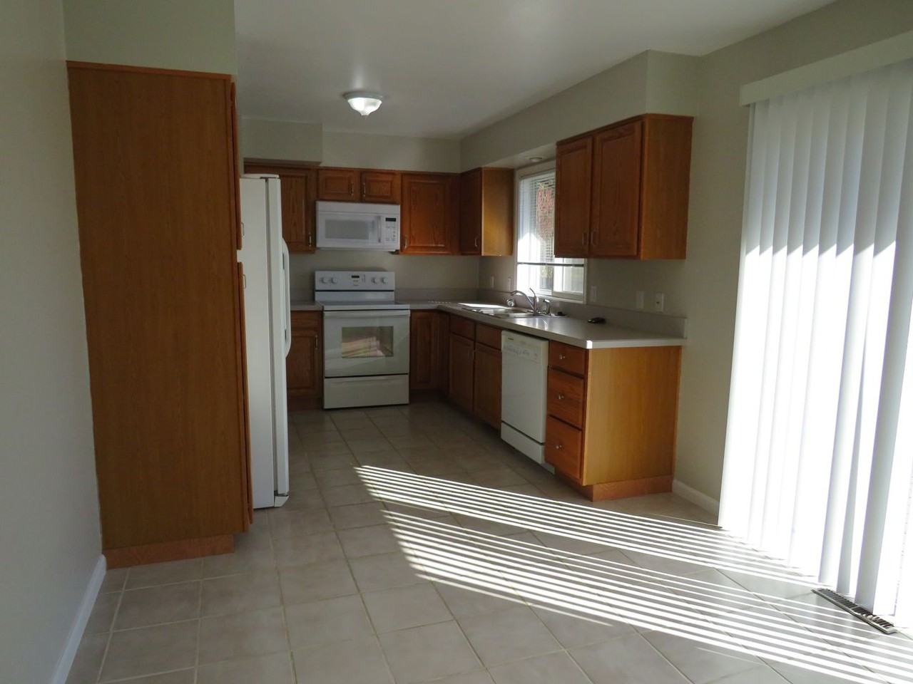 3125 Laredo Pl - Photo 3 of 20