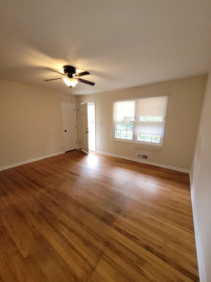 665 Piedmont Rd - Photo 2 of 10
