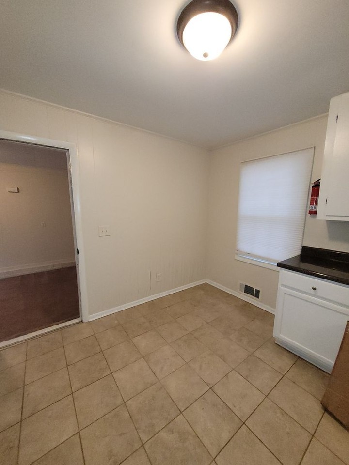 665 Piedmont Rd - Photo 3 of 10