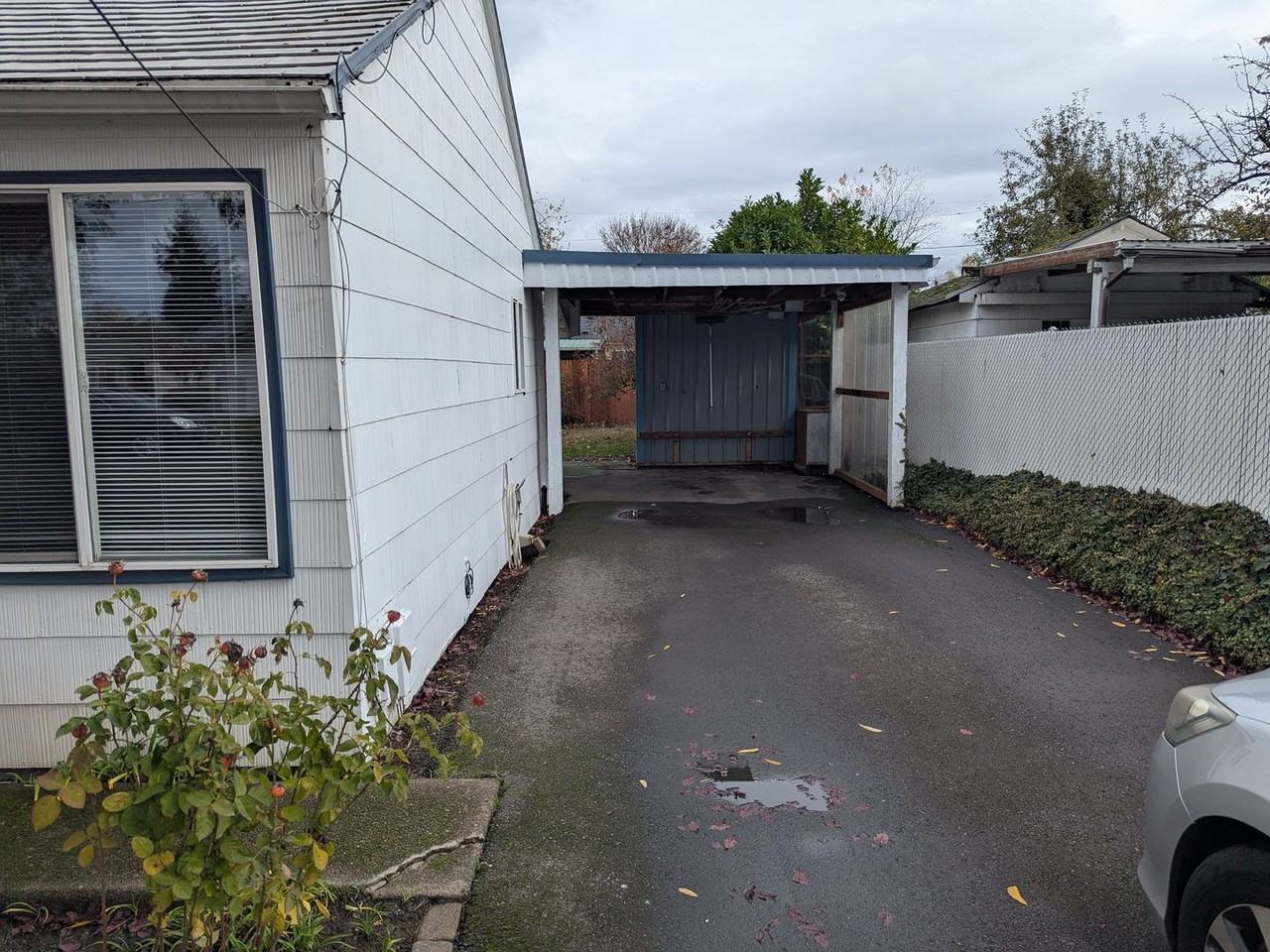 1432 Park Ave Ne - Photo 2 of 19