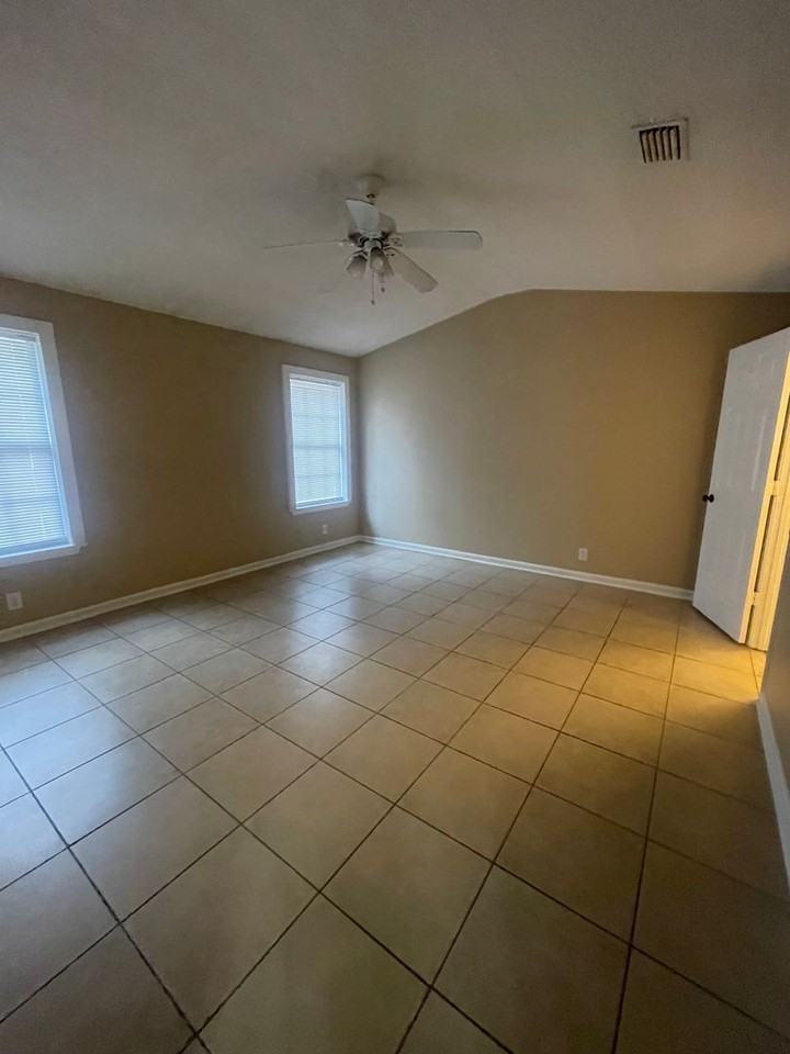 164 Leeswood Cir - Photo 6 of 17