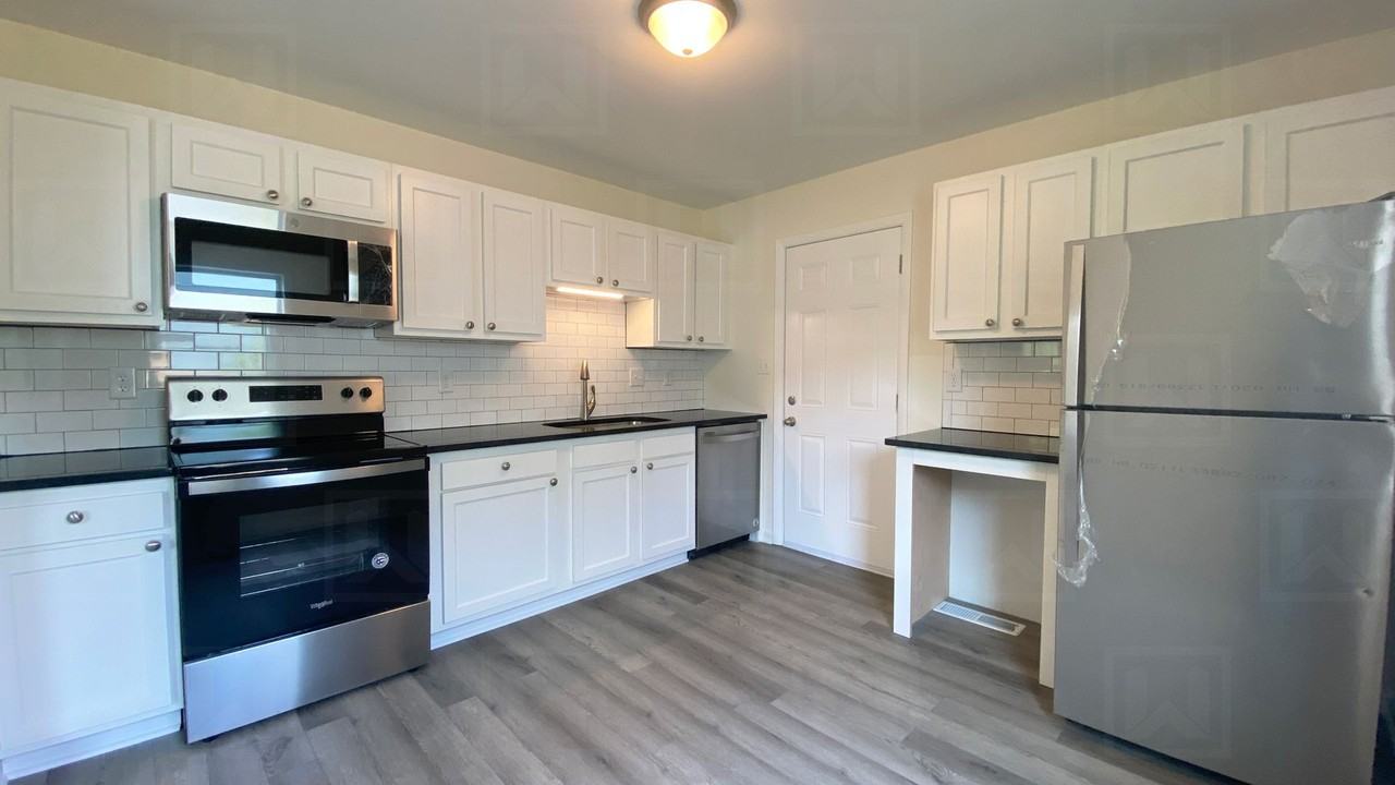 6832 6th Ct S - Photo 3 of 21