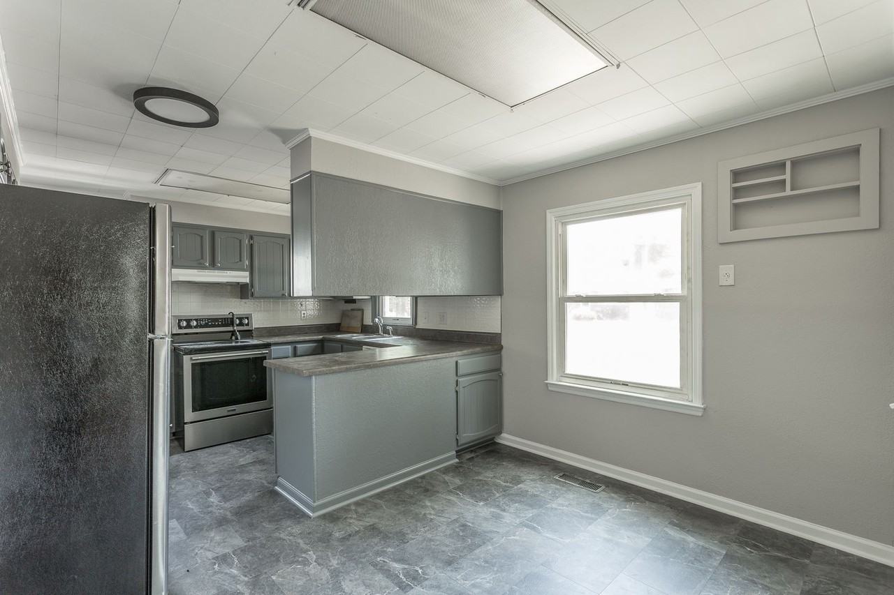 5501 Rosemont Drive - Photo 6 of 16