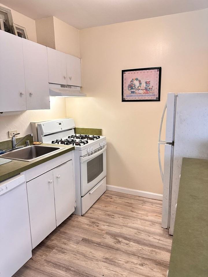 1911 Kalanianaole St #502 - Photo 7 of 10