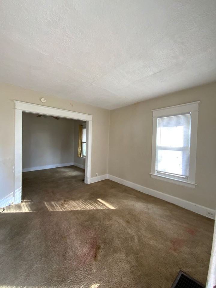 1810 Marine St - Photo 2 of 9