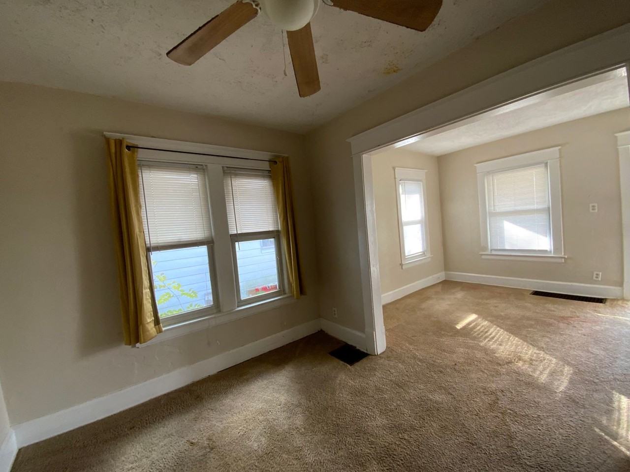 1810 Marine St - Photo 3 of 9
