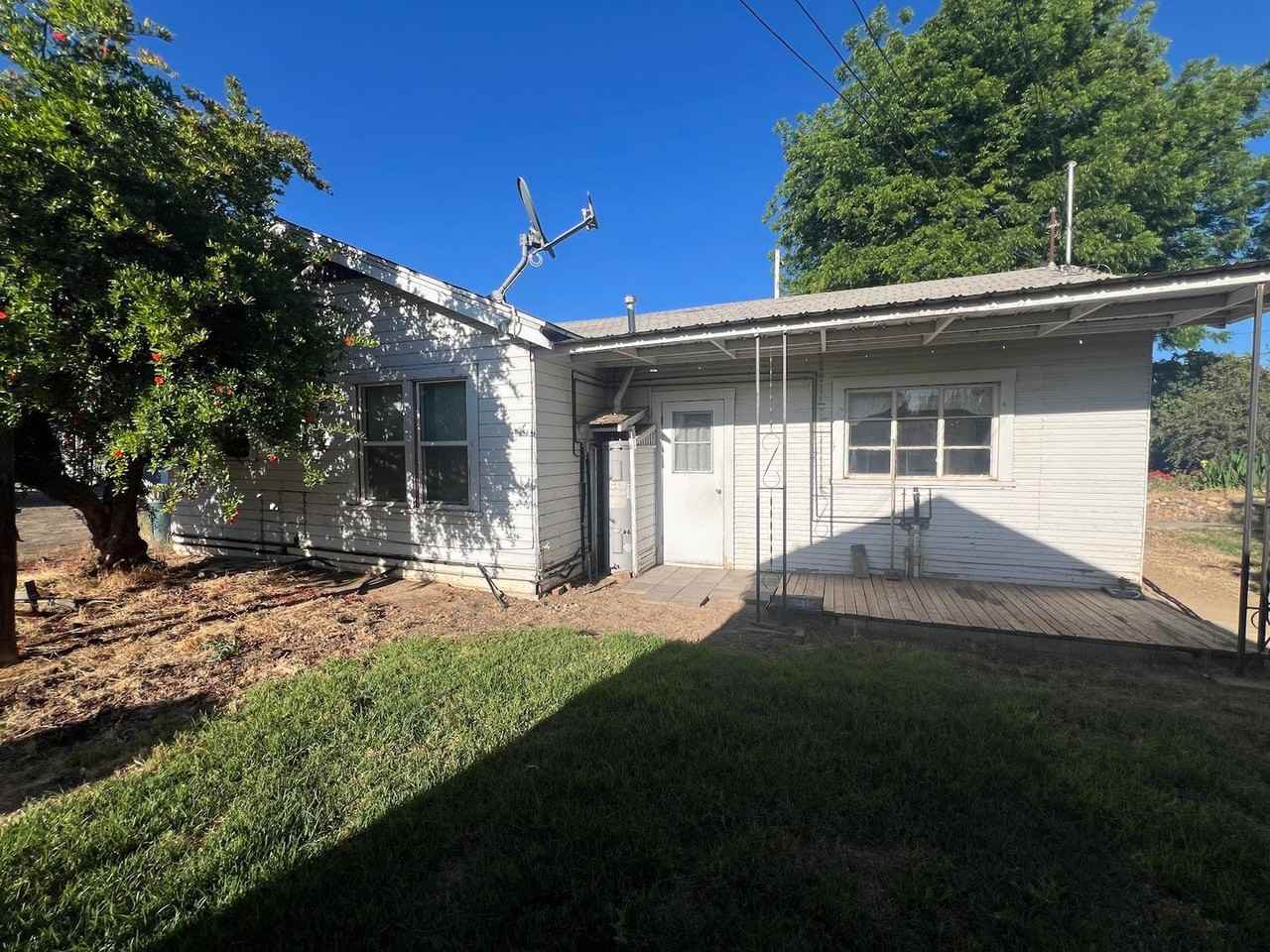 16210 E Adams Ave #B - Photo 2 of 20