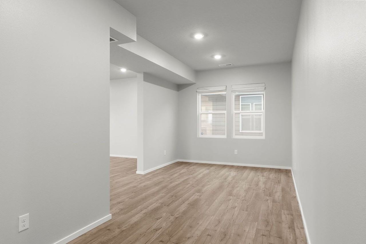 3211 N Mckinnon Rd - Photo 3 of 38