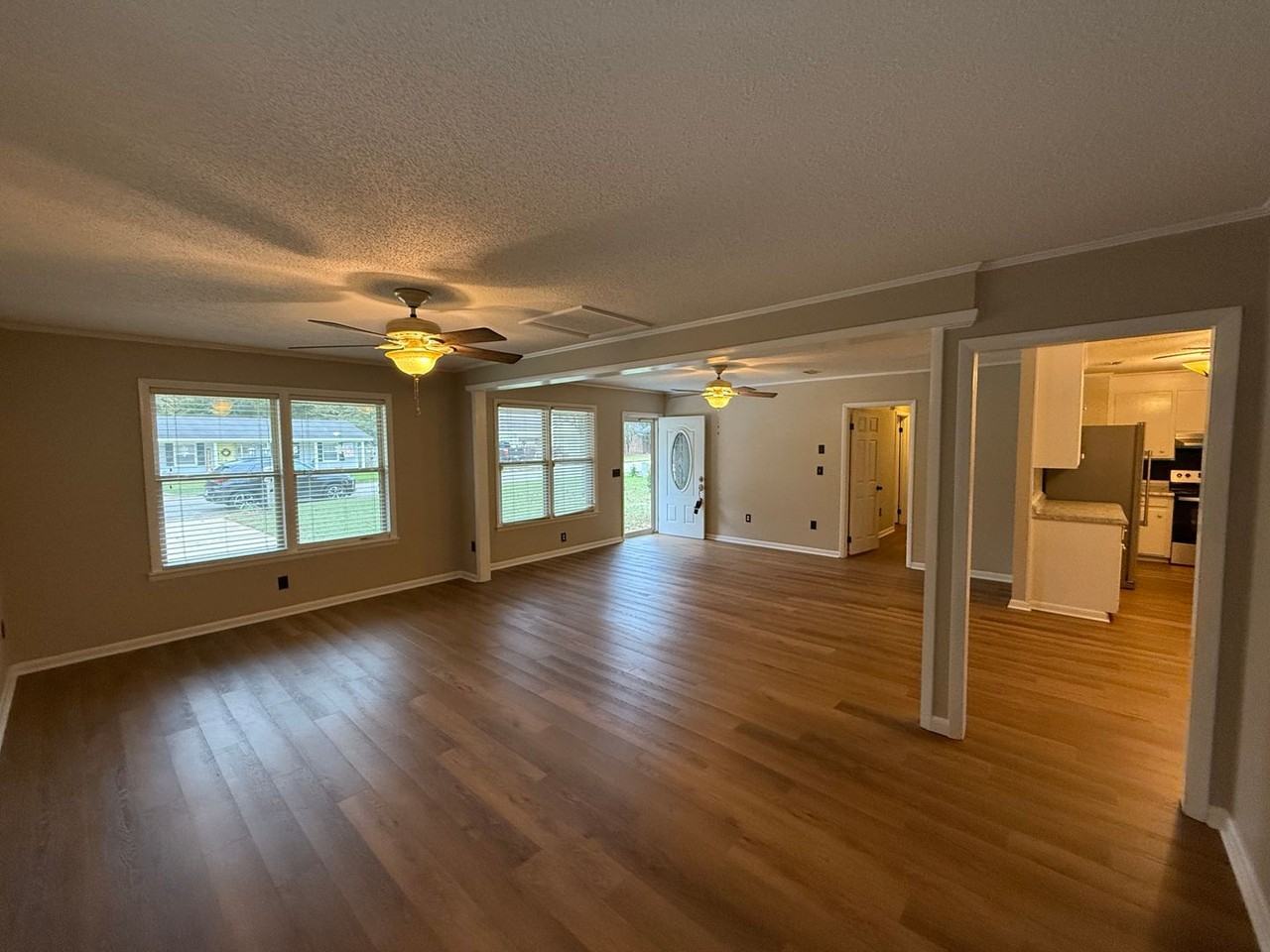 214 Chinook Dr - Photo 3 of 13