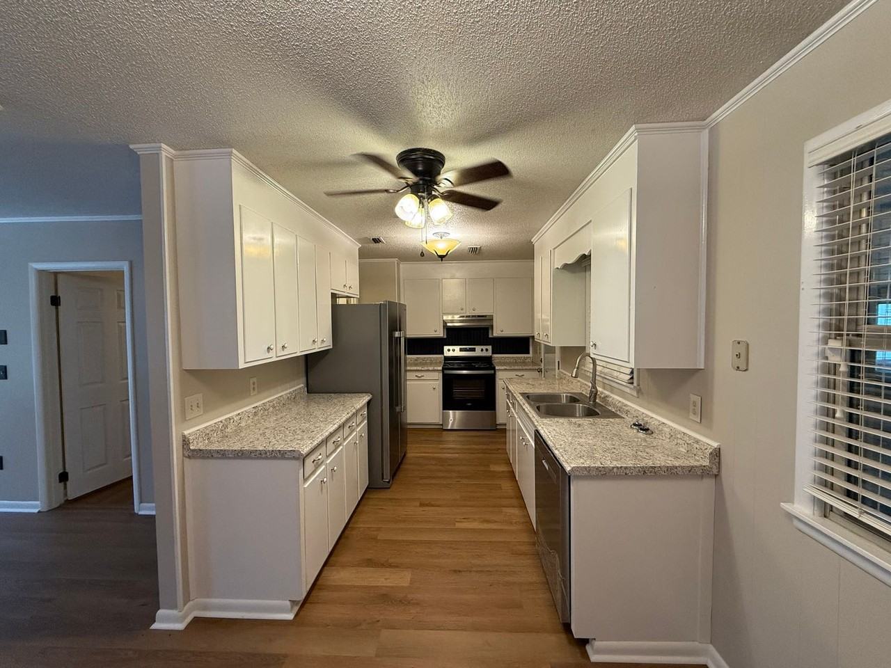 214 Chinook Dr - Photo 5 of 13