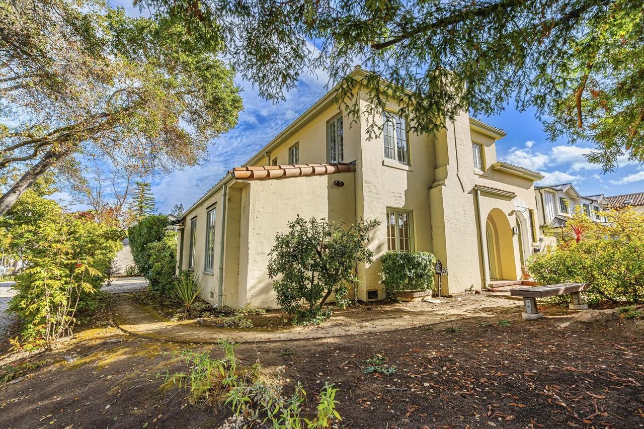 1509 Portola Ave - Photo 3 of 42