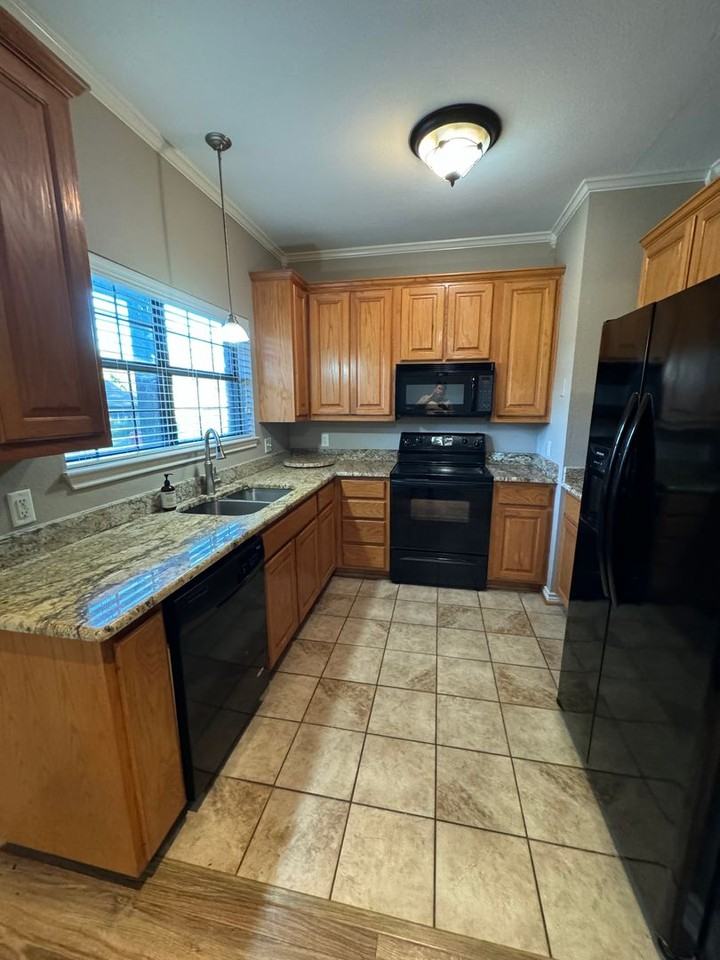 102 Pecan Ridge Rd - Photo 3 of 18