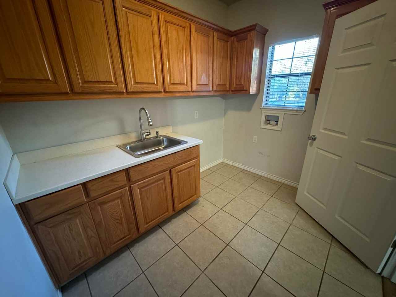 102 Pecan Ridge Rd - Photo 4 of 18