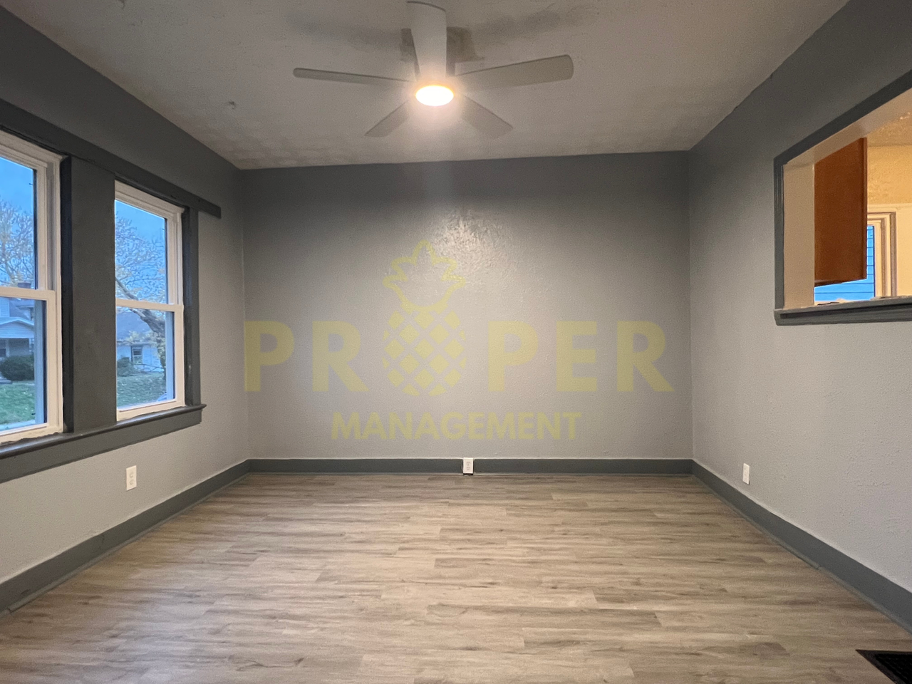 424 Shoop Ave - Photo 4 of 8