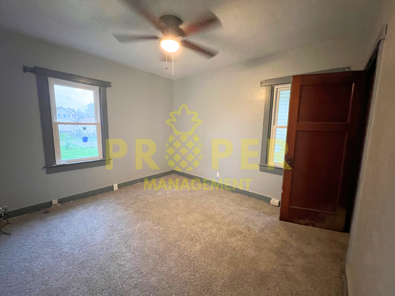 424 Shoop Ave - Photo 7 of 8