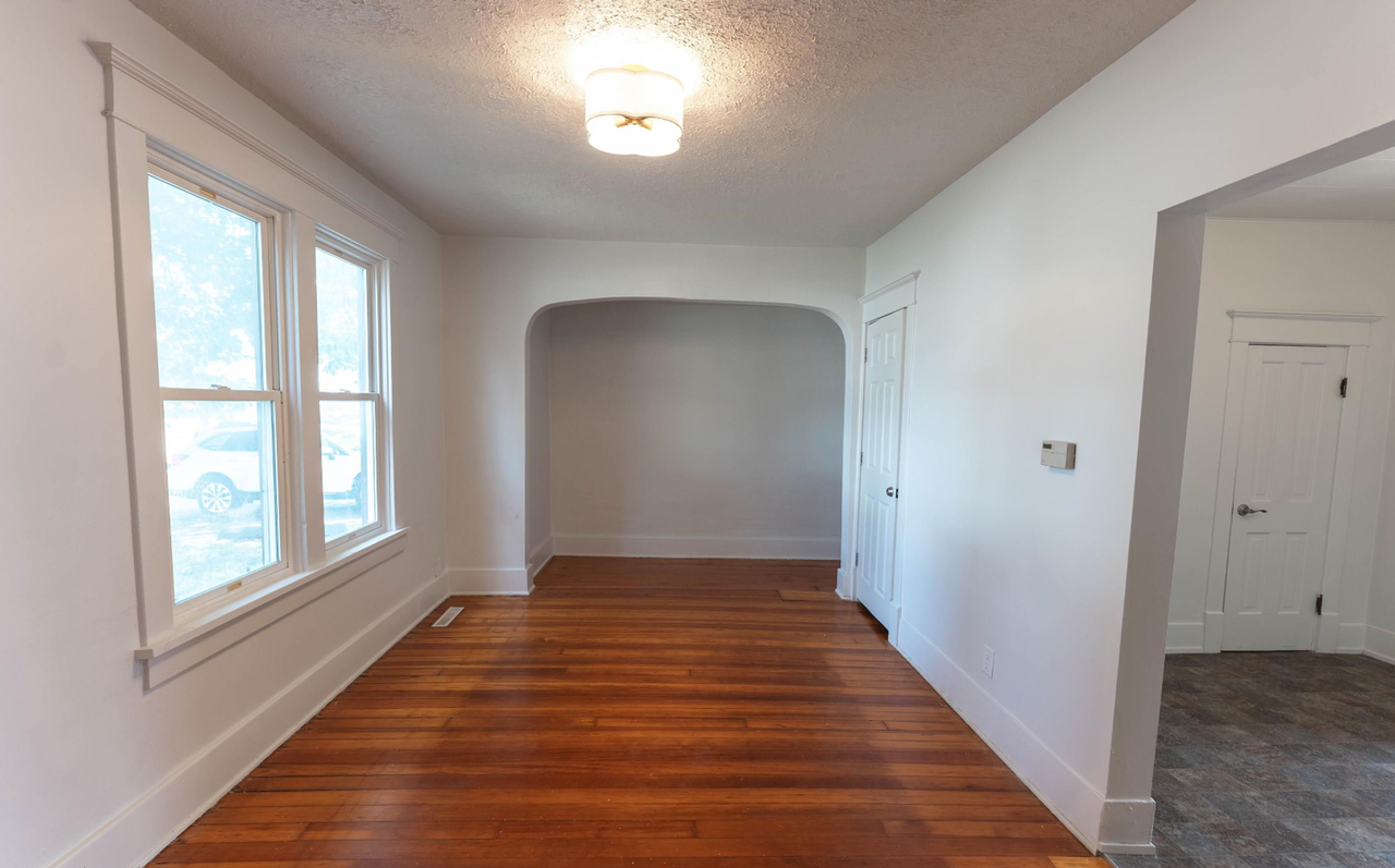 1623 Nebraska St - Photo 2 of 23