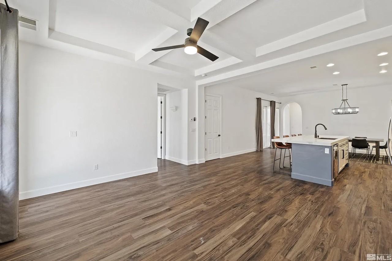 10785 10785 Serrantina Dr - Photo 6 of 18