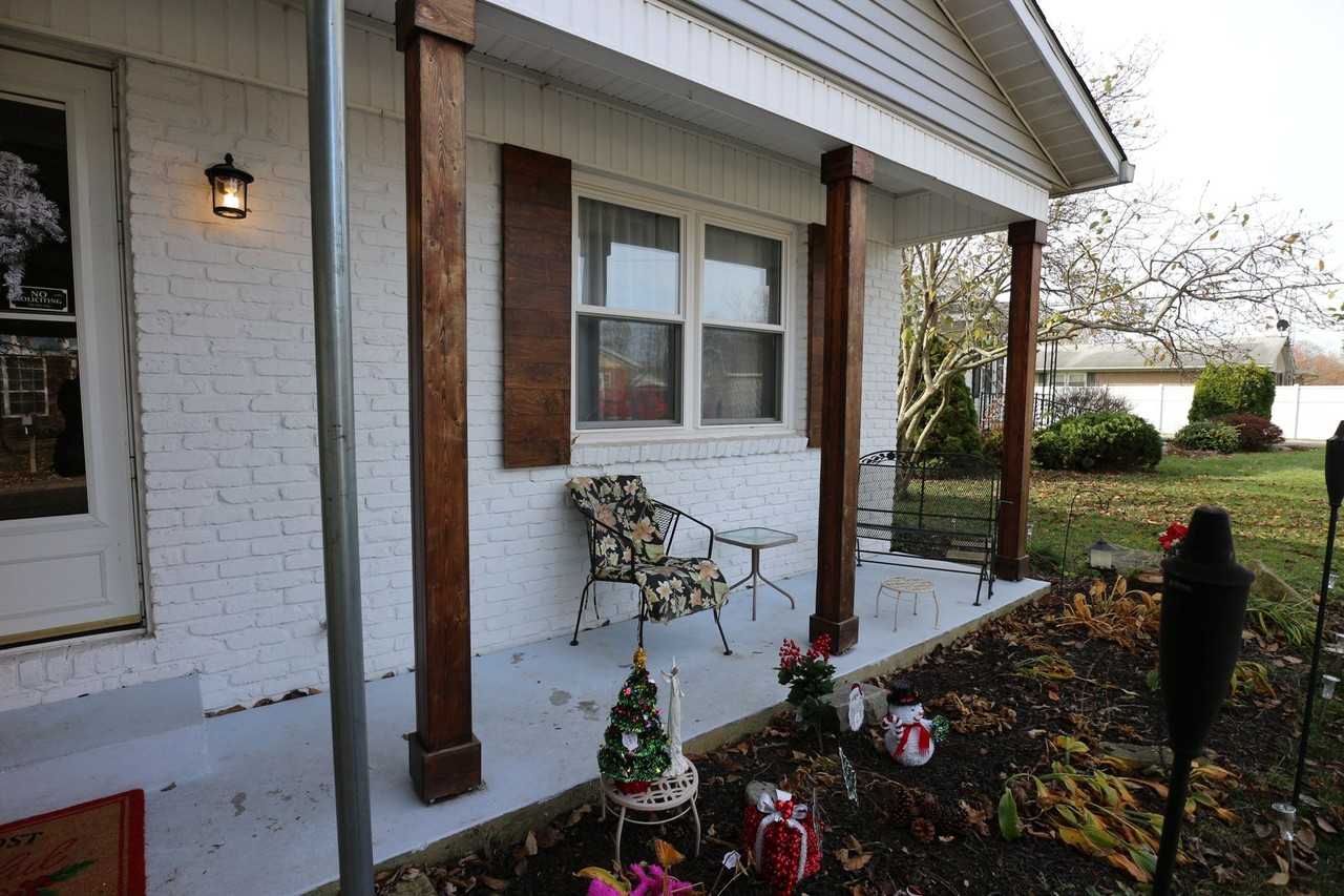 509 E Hall St - Photo 2 of 24