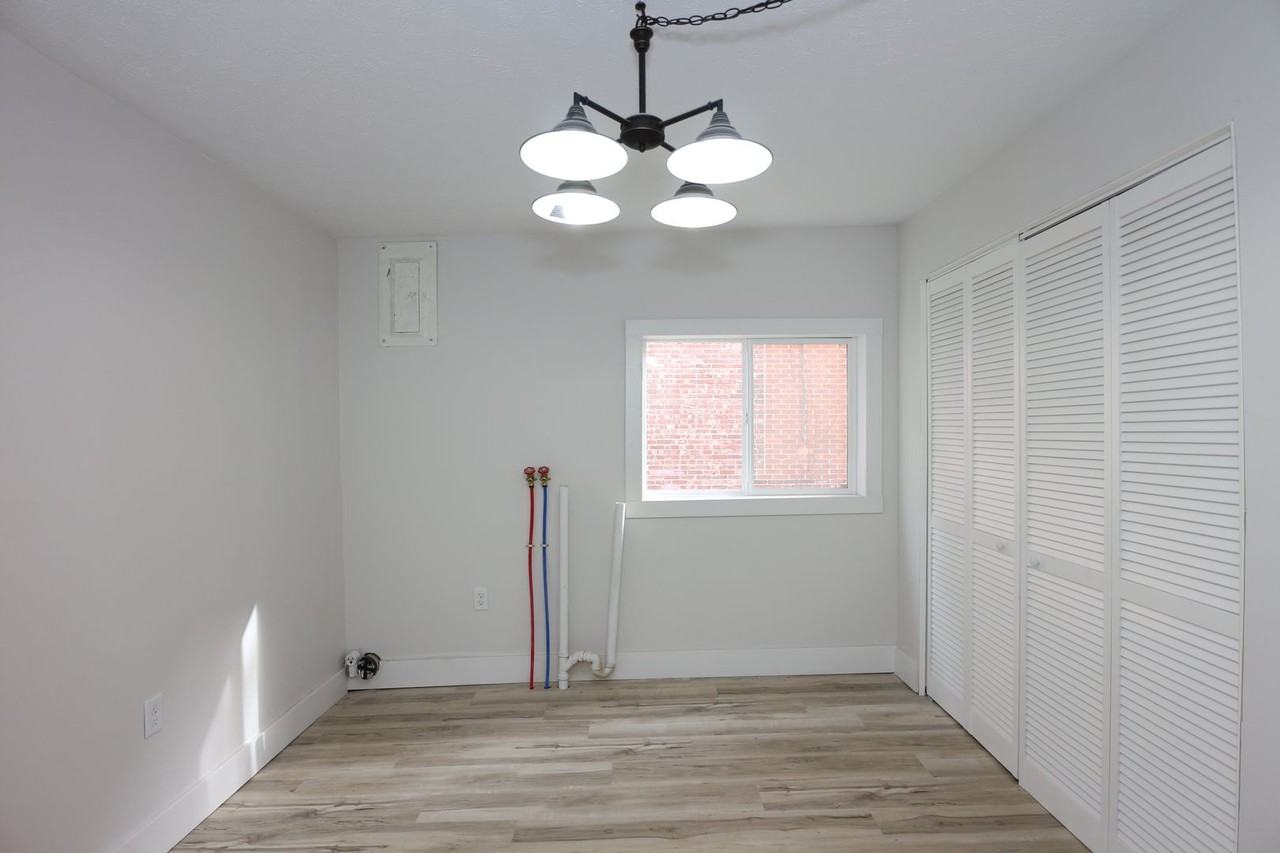 1110 E Vaile Ave - Photo 6 of 23