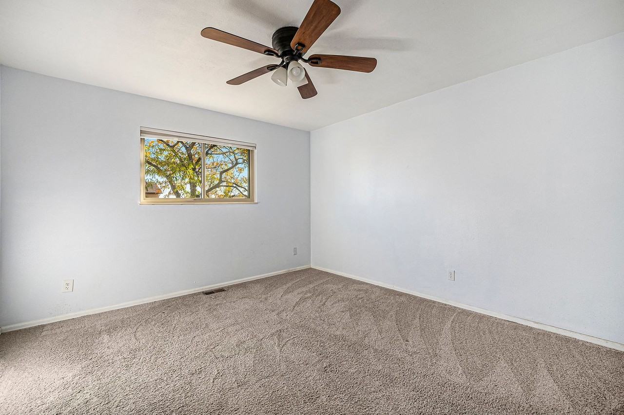 1840 Elmwood St - Photo 7 of 24