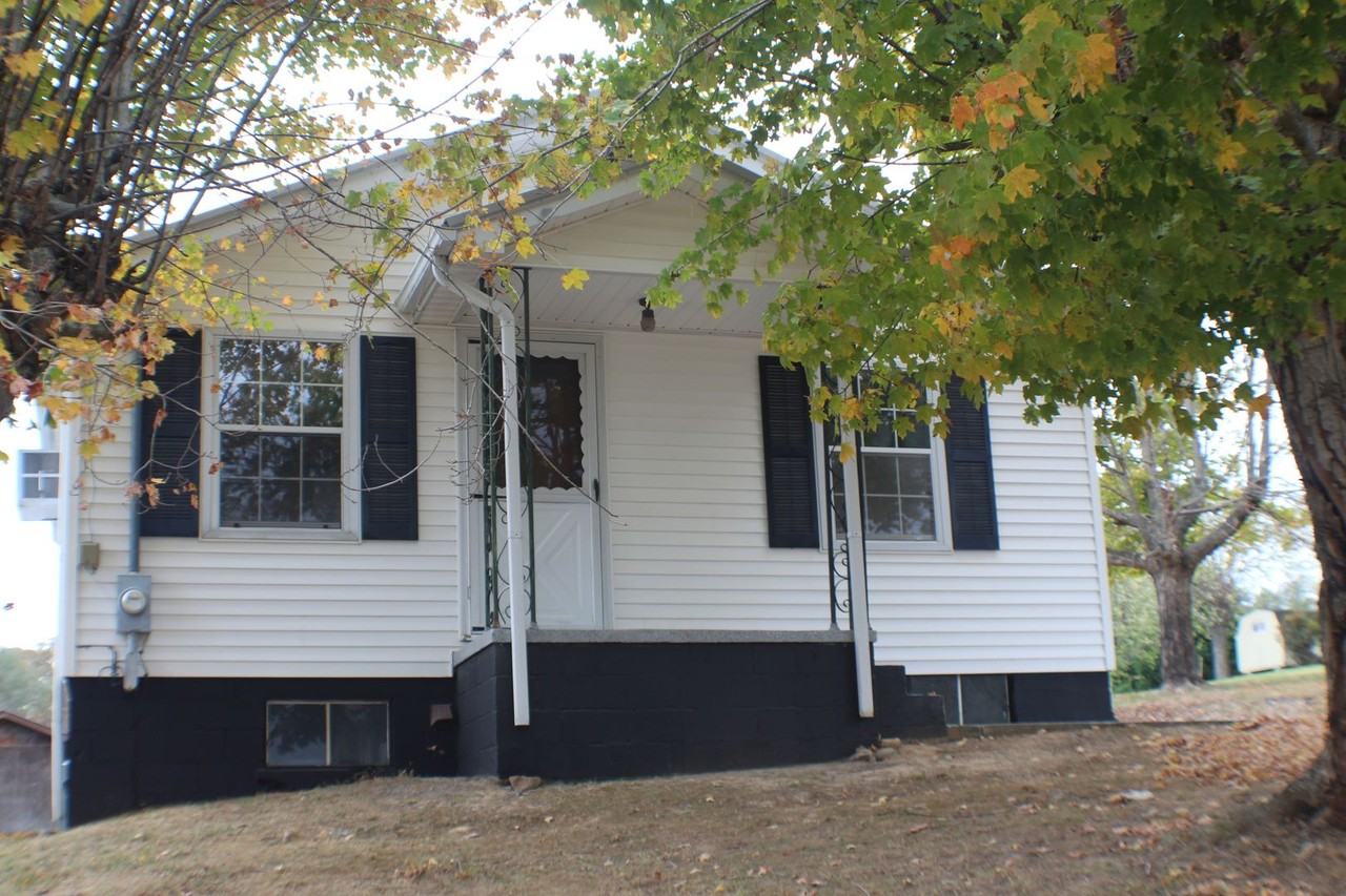 115 Greenbriar Dr - Photo 3 of 11